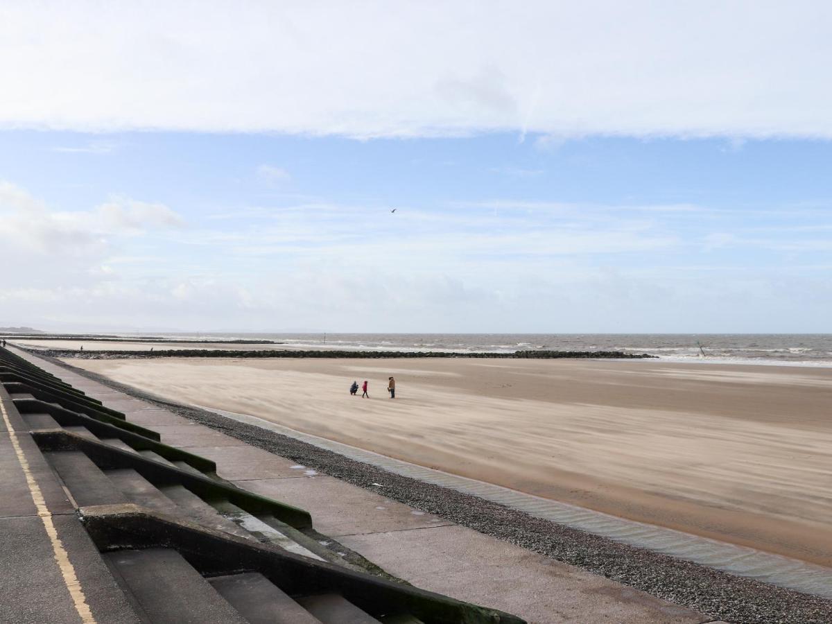 The Hollies Prestatyn Exterior foto